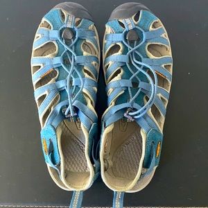 Keen Whisper in denim blue 9.5